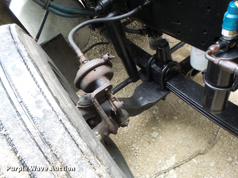 image for item DB1331 1986 Freightliner FLC semi truck