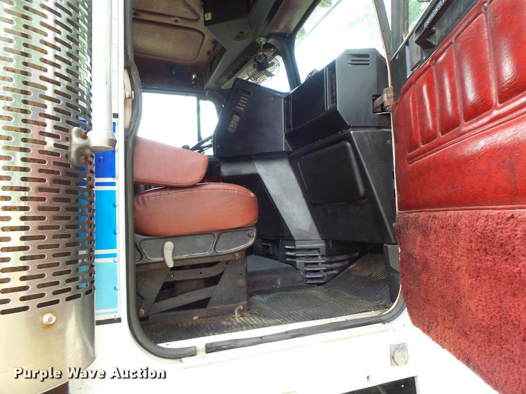 image for item DB1331 1986 Freightliner FLC semi truck