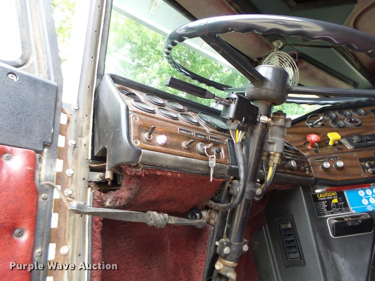 image for item DB1331 1986 Freightliner FLC semi truck