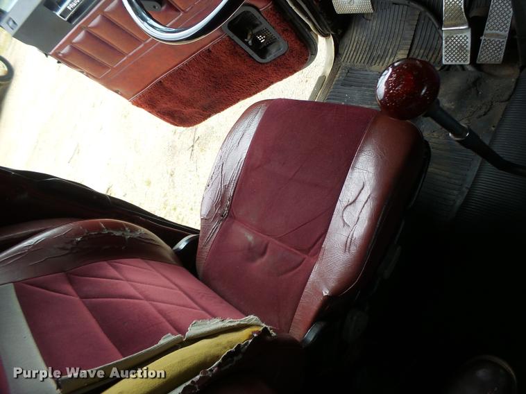 image for item DB1331 1986 Freightliner FLC semi truck