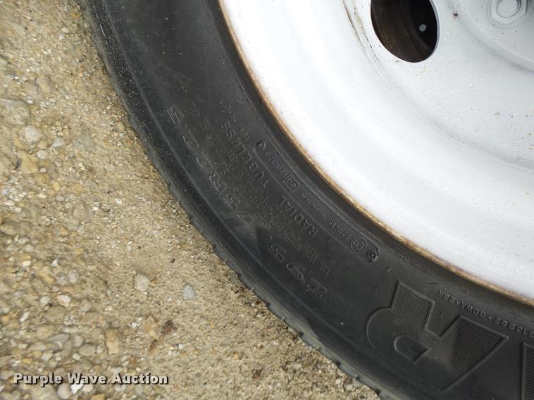 image for item DB1333 1995 International 8200 semi truck