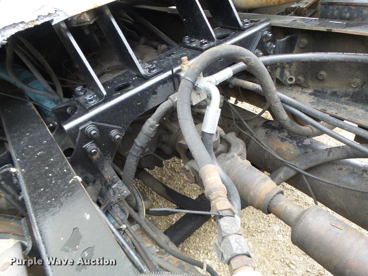 image for item DB1333 1995 International 8200 semi truck