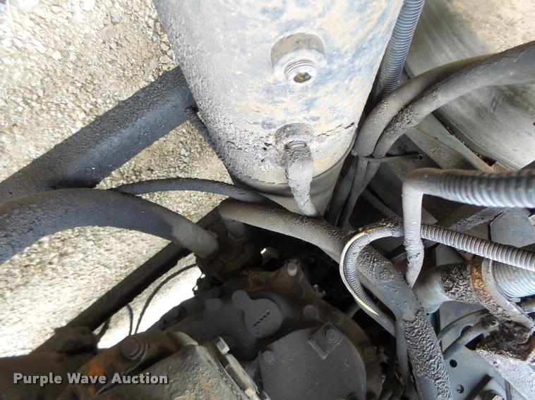 image for item DB1333 1995 International 8200 semi truck