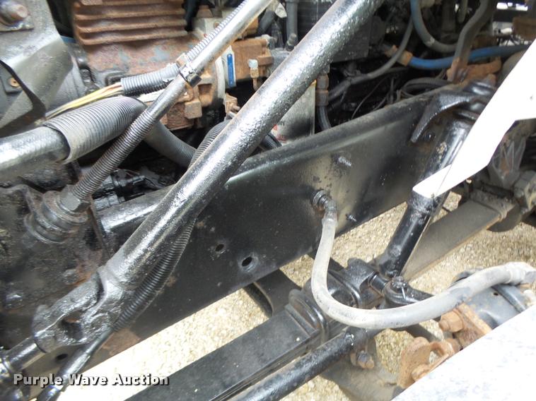 image for item DB1333 1995 International 8200 semi truck