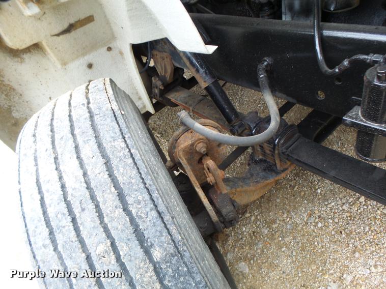 image for item DB1333 1995 International 8200 semi truck