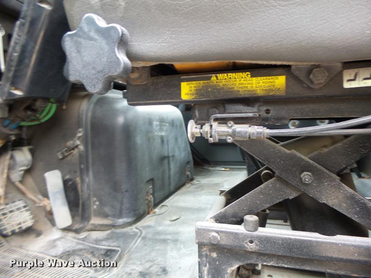 image for item DB1333 1995 International 8200 semi truck