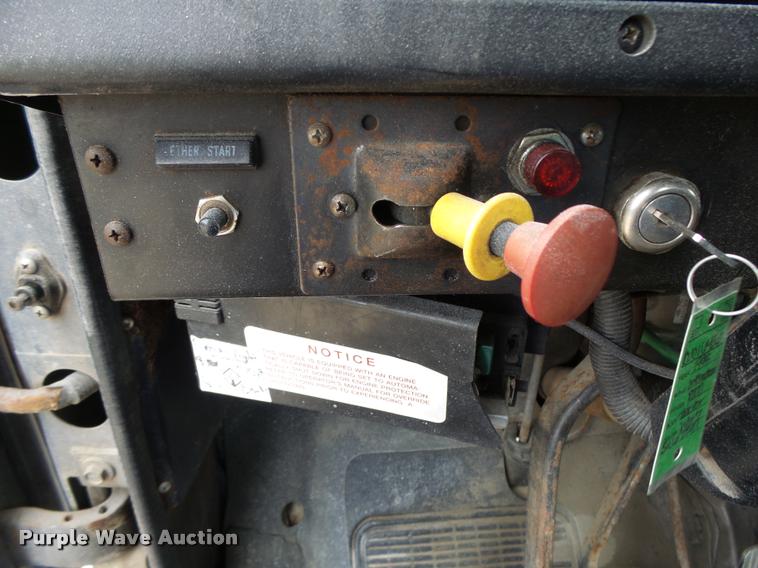 image for item DB1333 1995 International 8200 semi truck