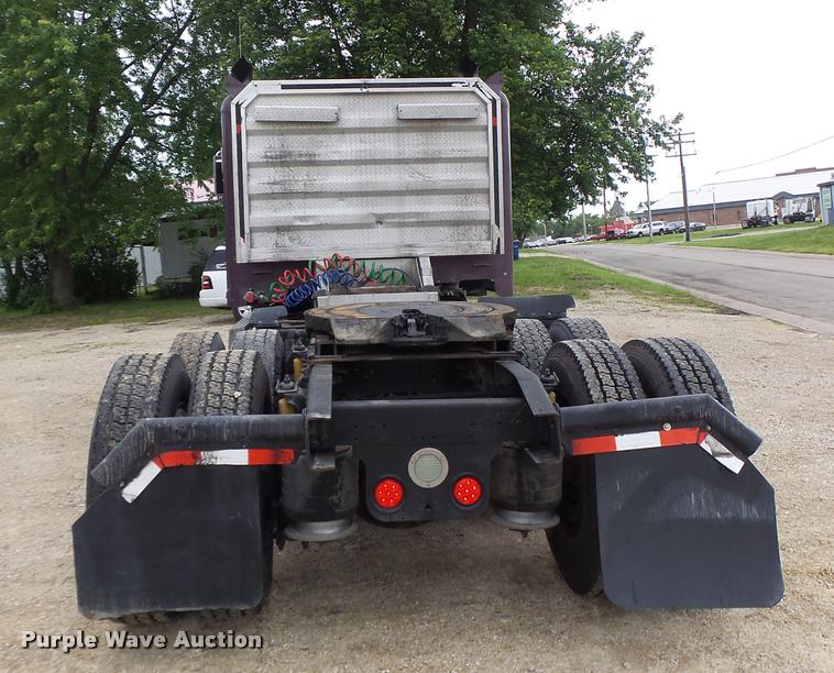 image for item DB1335 1995 Freightliner FLD semi truck