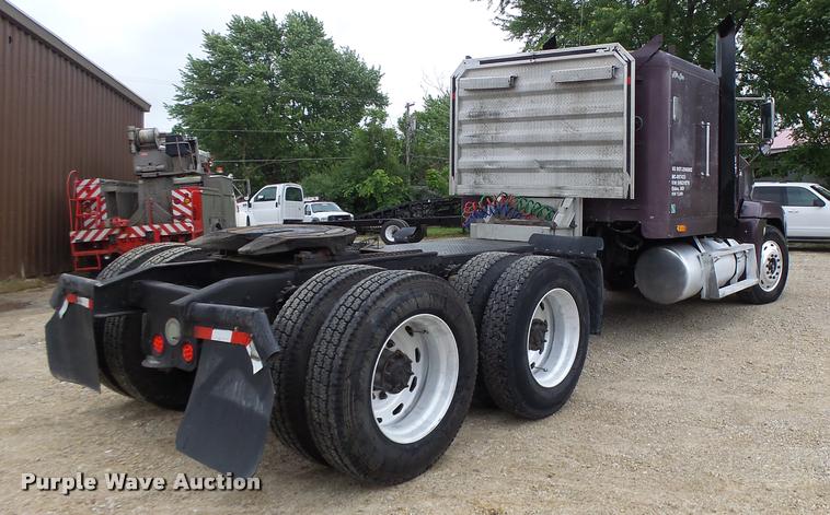 image for item DB1335 1995 Freightliner FLD semi truck