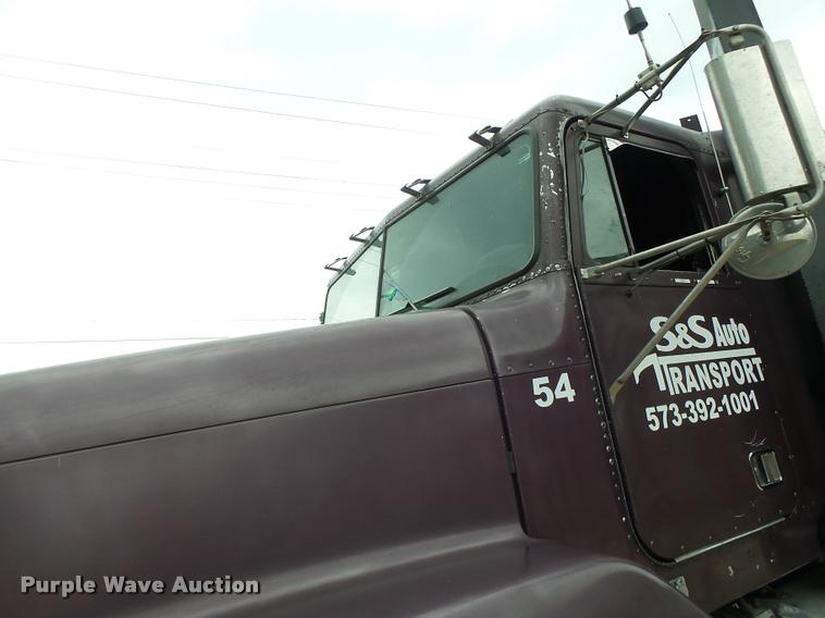 image for item DB1335 1995 Freightliner FLD semi truck