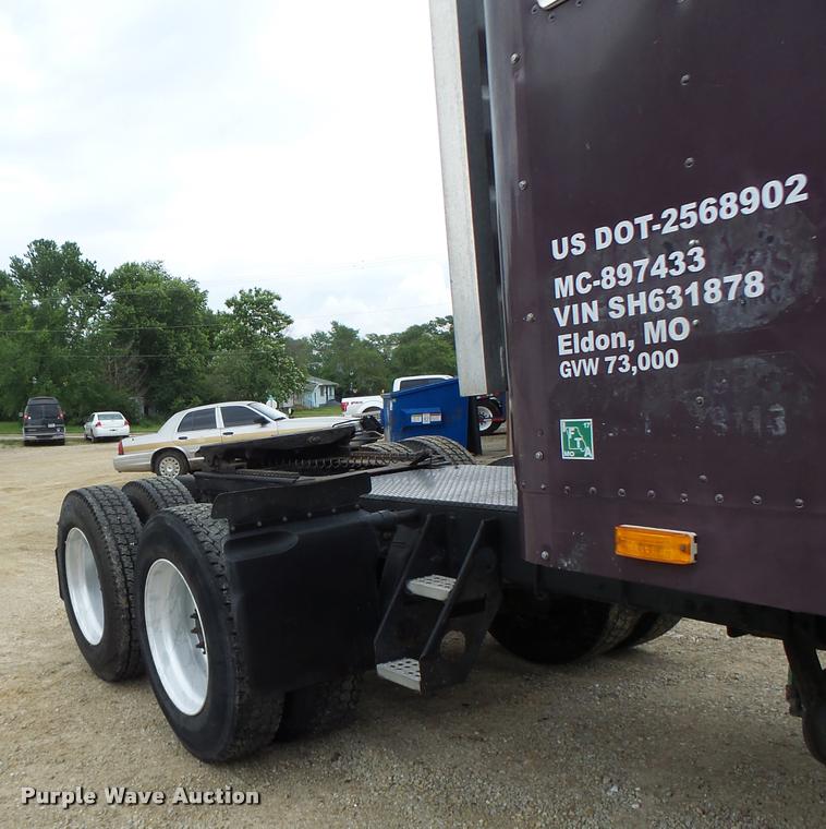 image for item DB1335 1995 Freightliner FLD semi truck