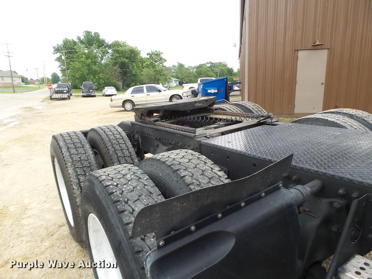 image for item DB1335 1995 Freightliner FLD semi truck