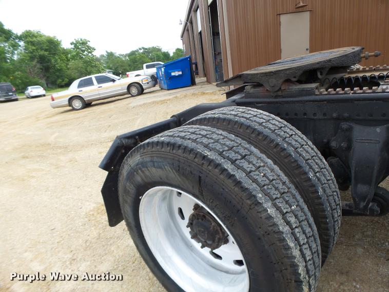 image for item DB1335 1995 Freightliner FLD semi truck