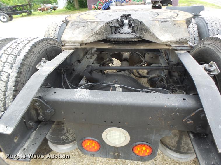 image for item DB1335 1995 Freightliner FLD semi truck