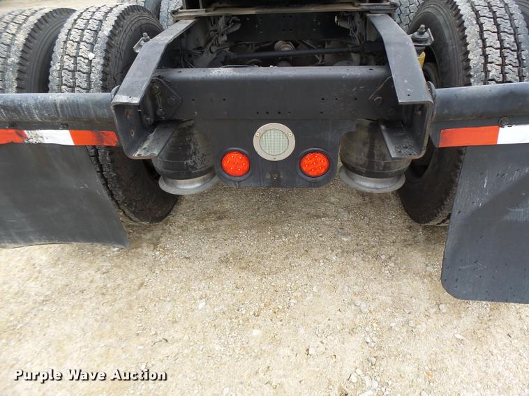 image for item DB1335 1995 Freightliner FLD semi truck