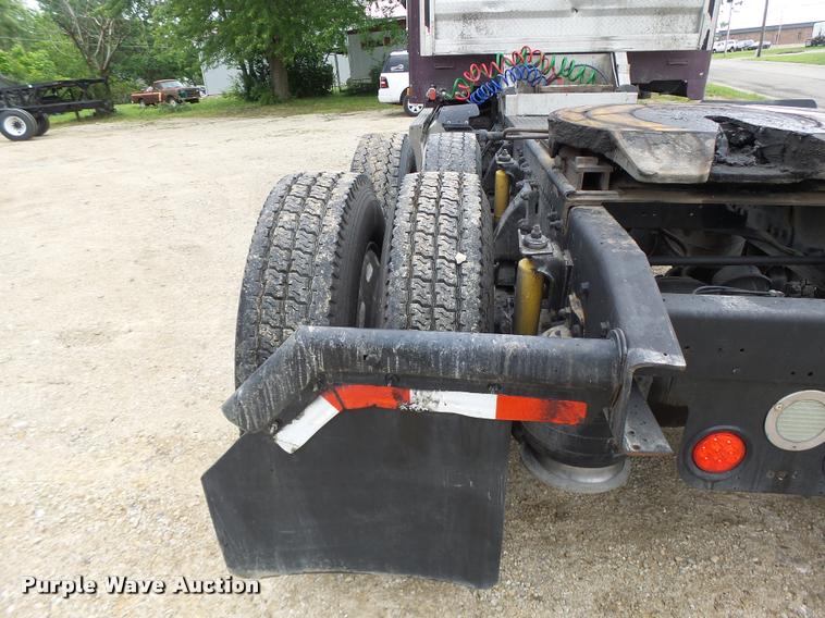 image for item DB1335 1995 Freightliner FLD semi truck