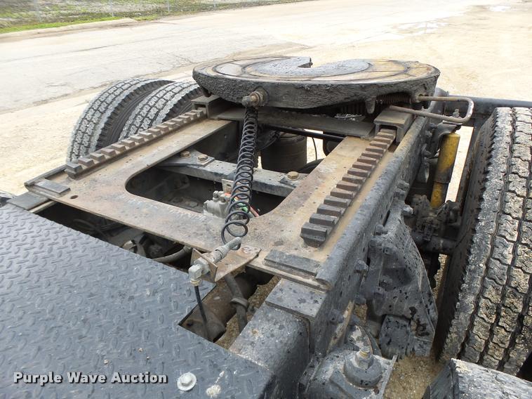 image for item DB1335 1995 Freightliner FLD semi truck