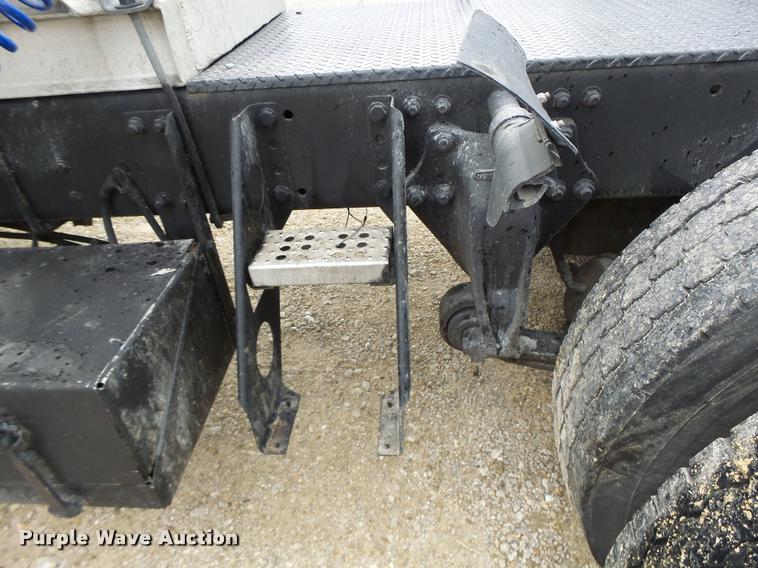 image for item DB1335 1995 Freightliner FLD semi truck