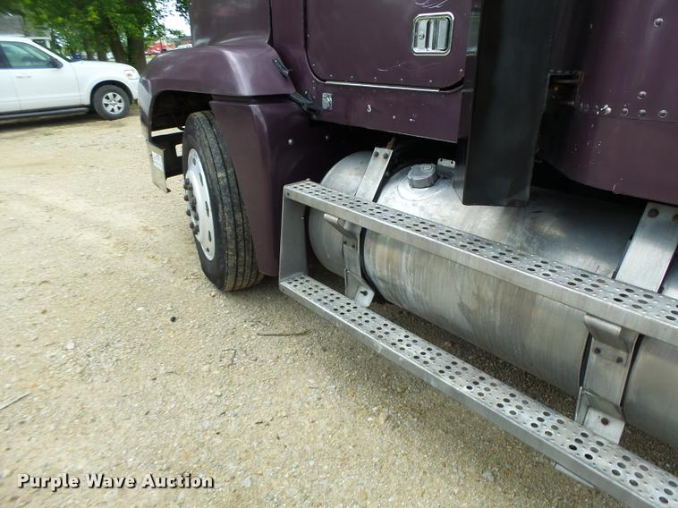 image for item DB1335 1995 Freightliner FLD semi truck