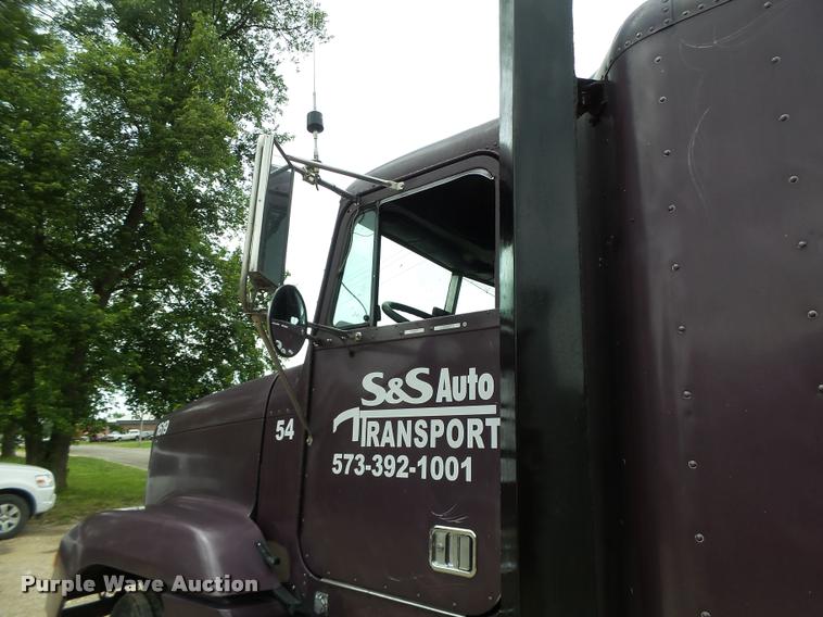 image for item DB1335 1995 Freightliner FLD semi truck