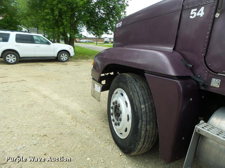 image for item DB1335 1995 Freightliner FLD semi truck