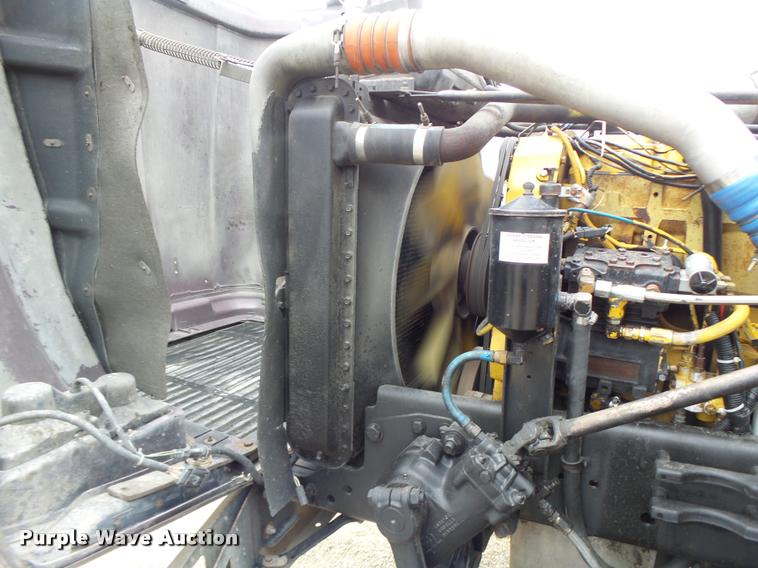 image for item DB1335 1995 Freightliner FLD semi truck