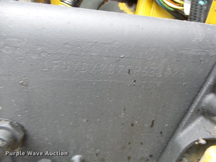 image for item DB1335 1995 Freightliner FLD semi truck