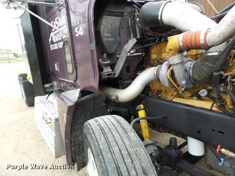 image for item DB1335 1995 Freightliner FLD semi truck