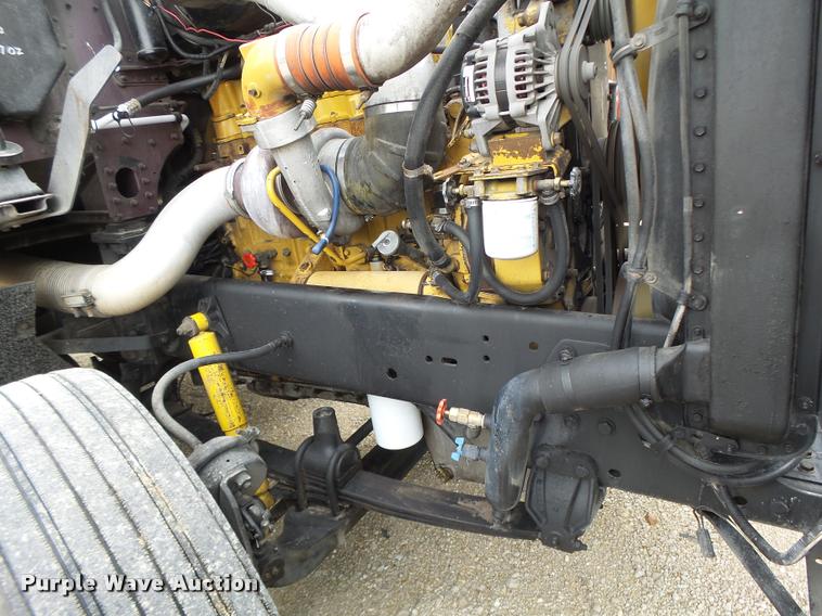 image for item DB1335 1995 Freightliner FLD semi truck