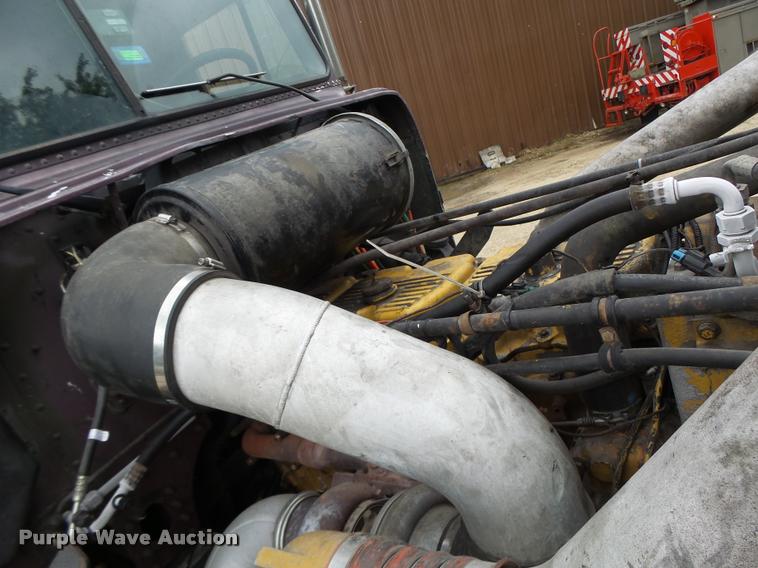 image for item DB1335 1995 Freightliner FLD semi truck