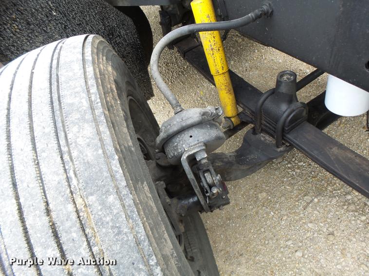 image for item DB1335 1995 Freightliner FLD semi truck