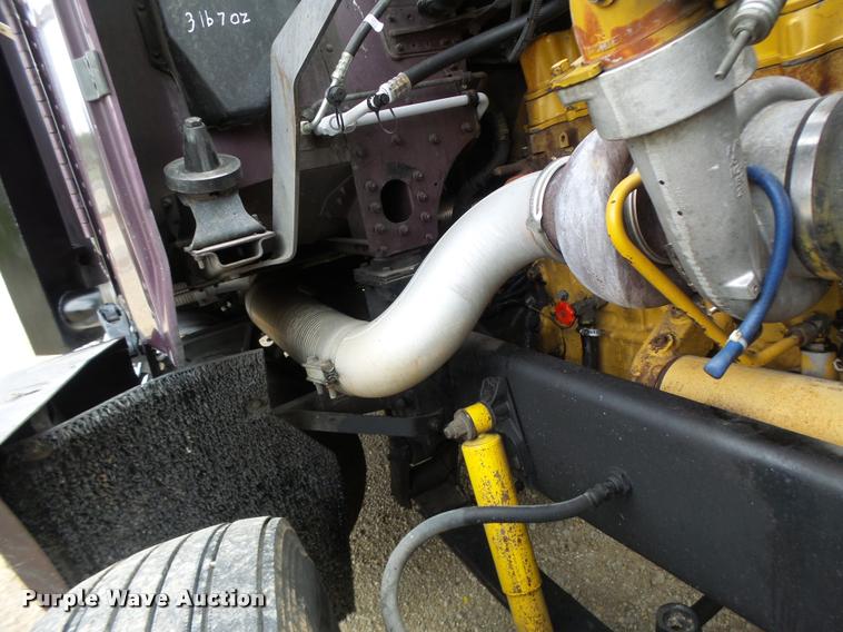 image for item DB1335 1995 Freightliner FLD semi truck