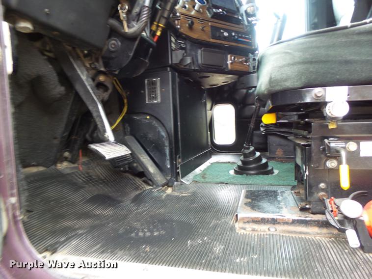 image for item DB1335 1995 Freightliner FLD semi truck