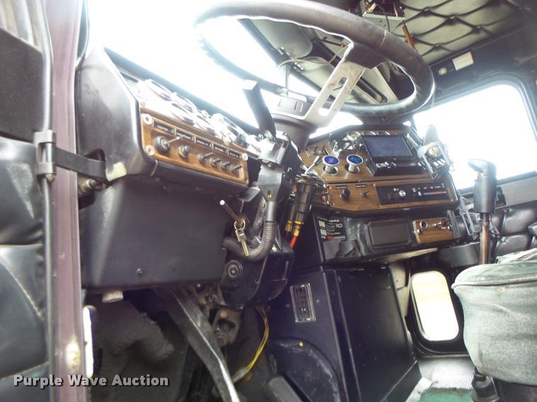 image for item DB1335 1995 Freightliner FLD semi truck
