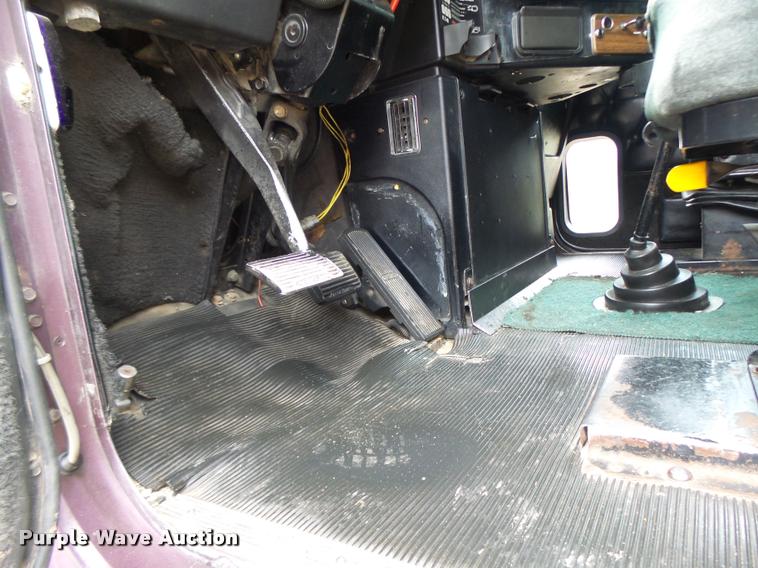 image for item DB1335 1995 Freightliner FLD semi truck