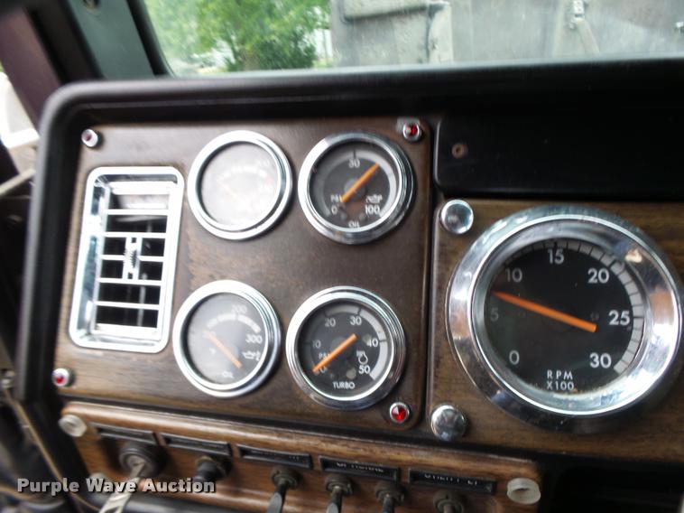 image for item DB1335 1995 Freightliner FLD semi truck