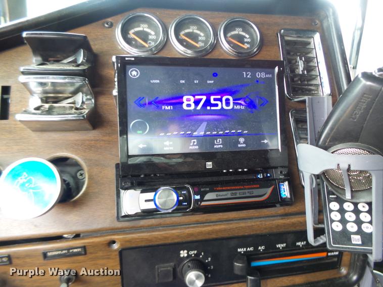 image for item DB1335 1995 Freightliner FLD semi truck