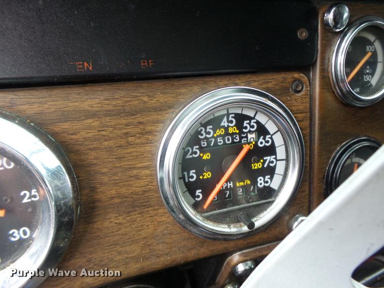 image for item DB1335 1995 Freightliner FLD semi truck