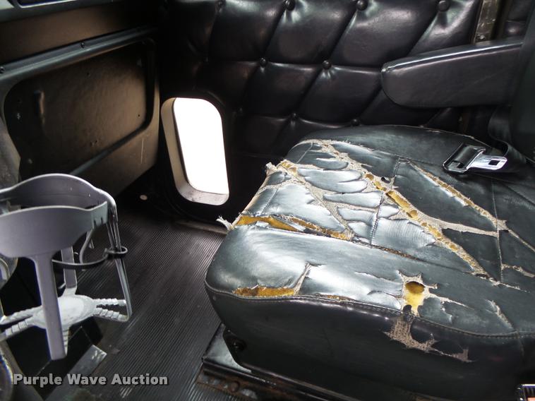 image for item DB1335 1995 Freightliner FLD semi truck