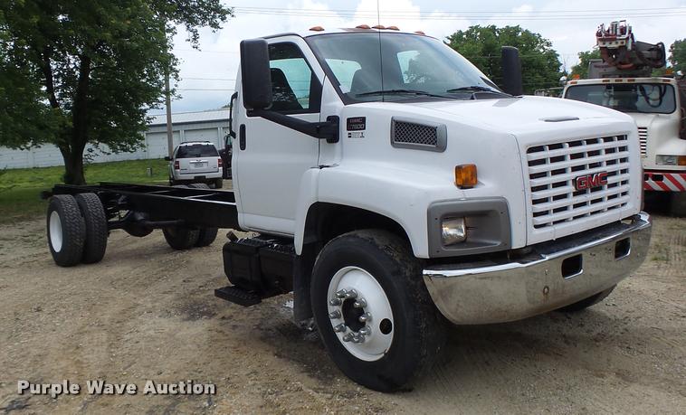 image for item DB1336 2007 GMC C7500 truck cab and chassis