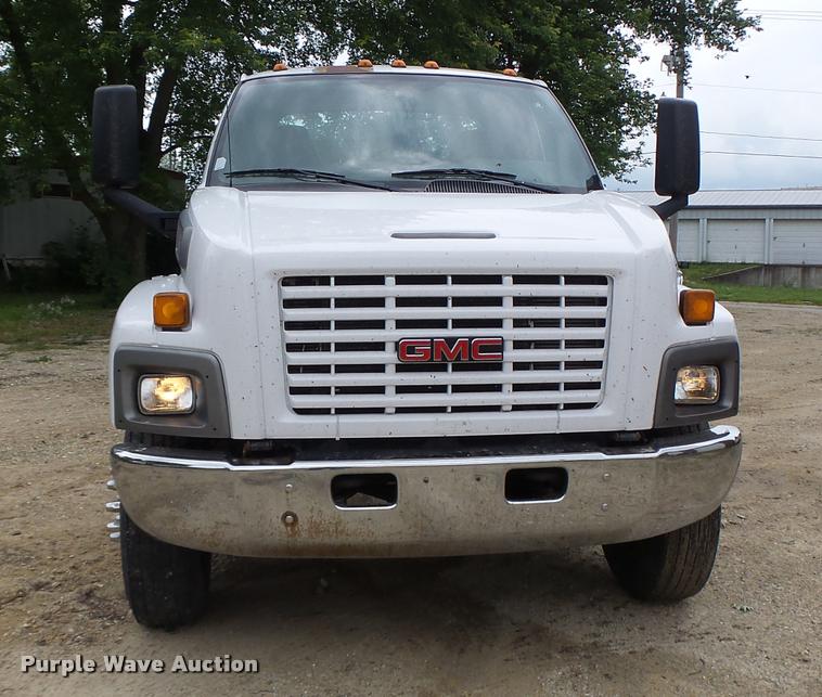 image for item DB1336 2007 GMC C7500 truck cab and chassis