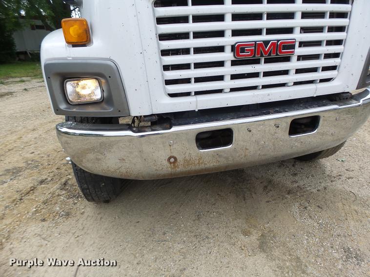 image for item DB1336 2007 GMC C7500 truck cab and chassis