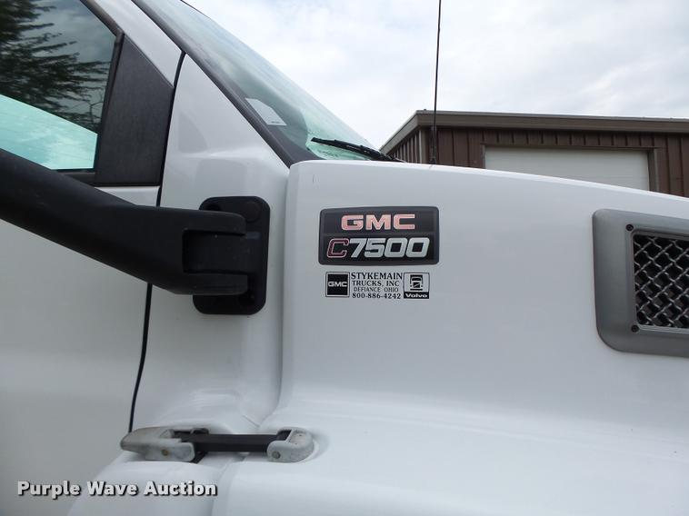 image for item DB1336 2007 GMC C7500 truck cab and chassis