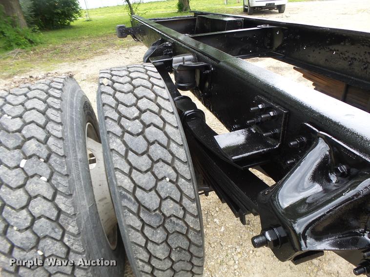 image for item DB1336 2007 GMC C7500 truck cab and chassis