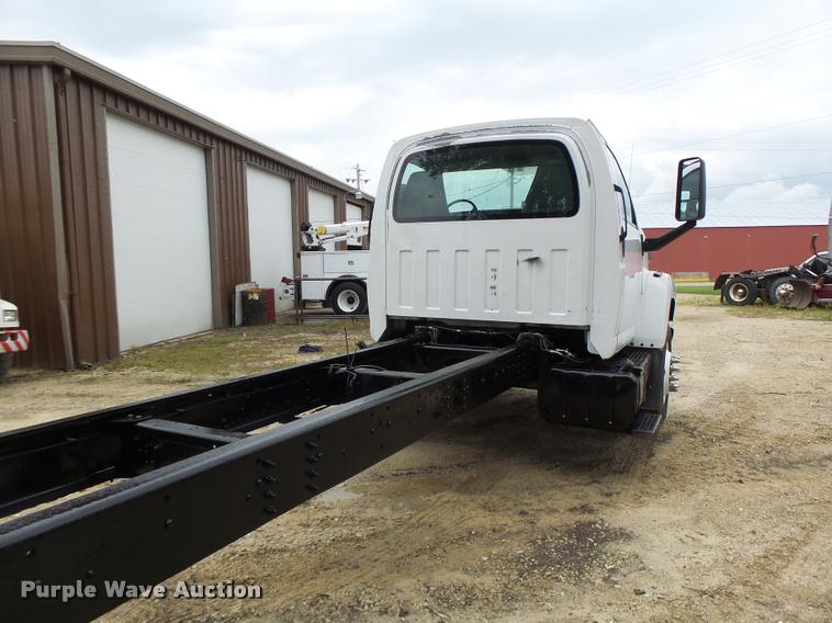 image for item DB1336 2007 GMC C7500 truck cab and chassis