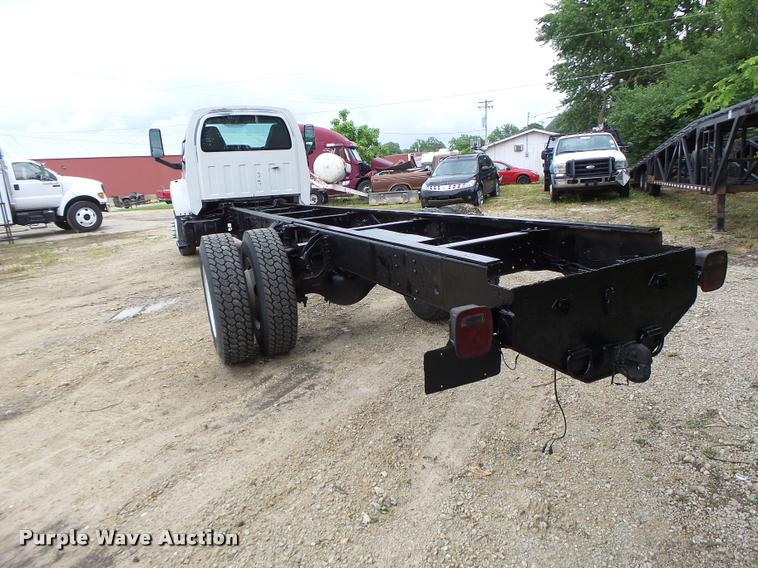 image for item DB1336 2007 GMC C7500 truck cab and chassis