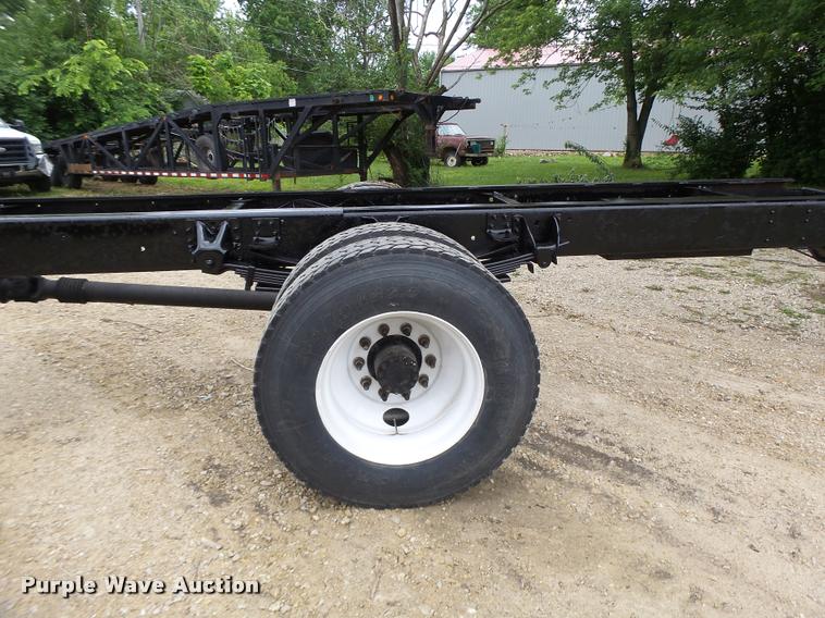 image for item DB1336 2007 GMC C7500 truck cab and chassis
