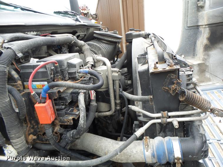 image for item DB1336 2007 GMC C7500 truck cab and chassis