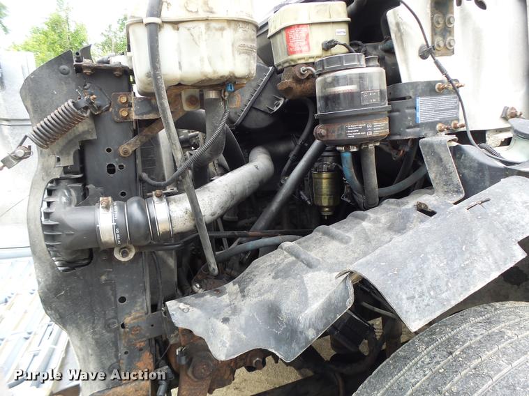 image for item DB1336 2007 GMC C7500 truck cab and chassis