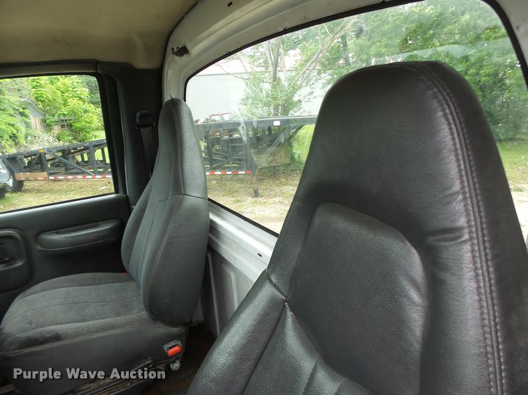 image for item DB1336 2007 GMC C7500 truck cab and chassis